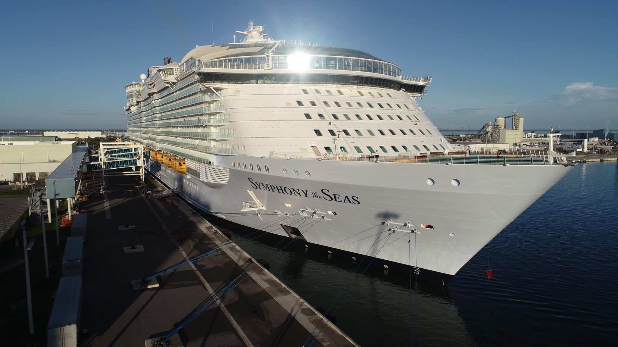 cruise ships based in port canaveral